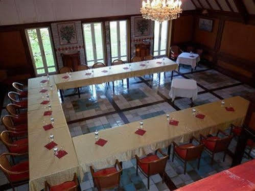 Hotel Chateau Du Val Hillion Exteriör bild
